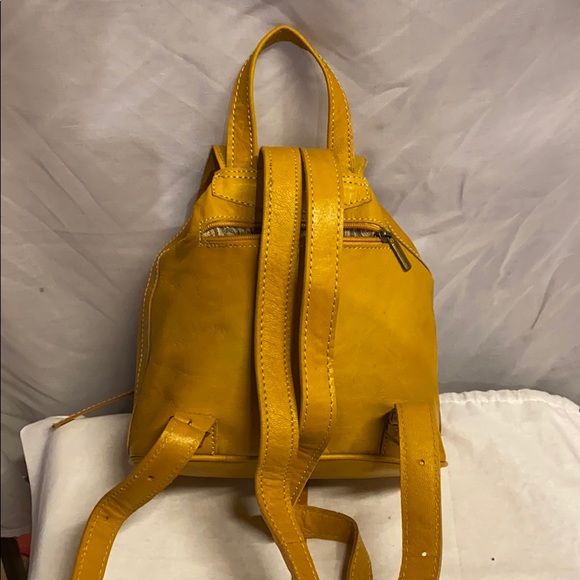 Moroccan Leather Backpack - Picture 4 of 12